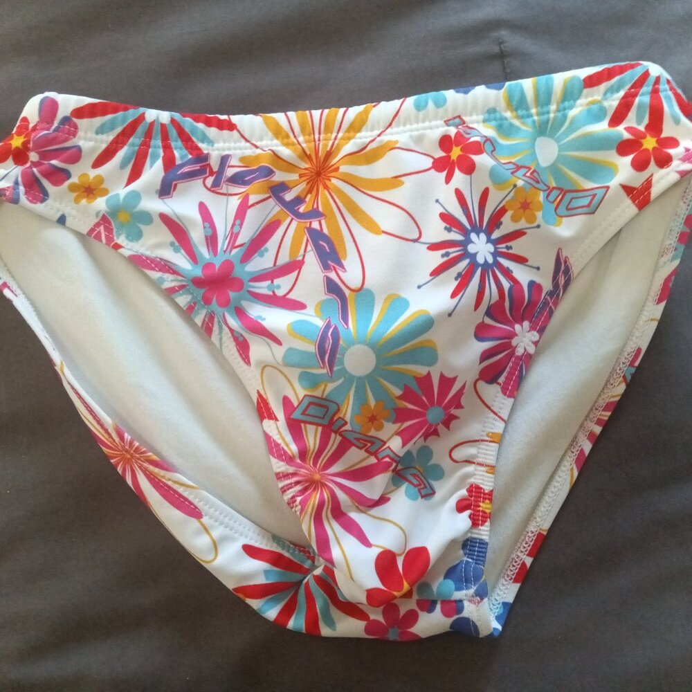 VINTAGE NWOT DIANA SWIM BRIEF, BRIGHT FLOWER DESIGN, SIZE 30".